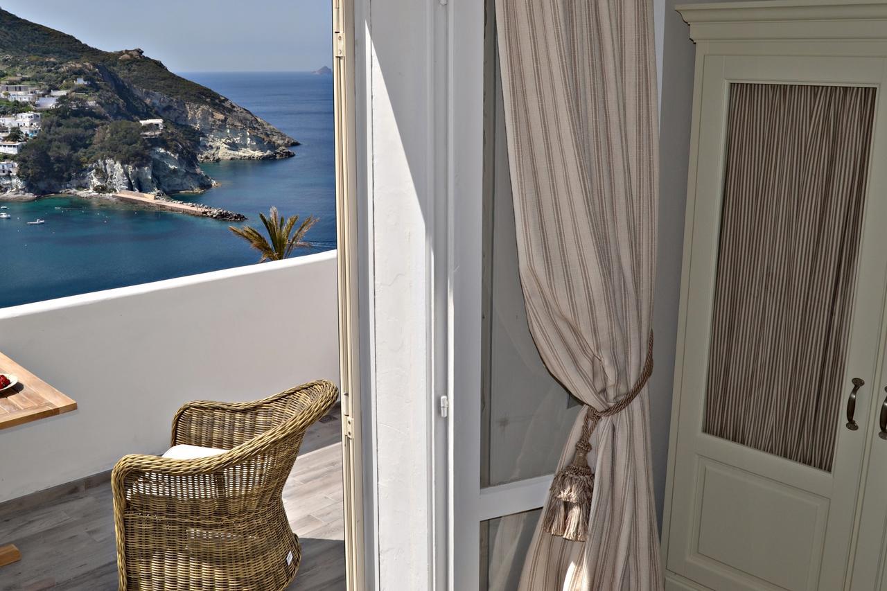 Maridea Casa Vacanza- Le Alcove Sul Mare Suites Ponza Exterior foto